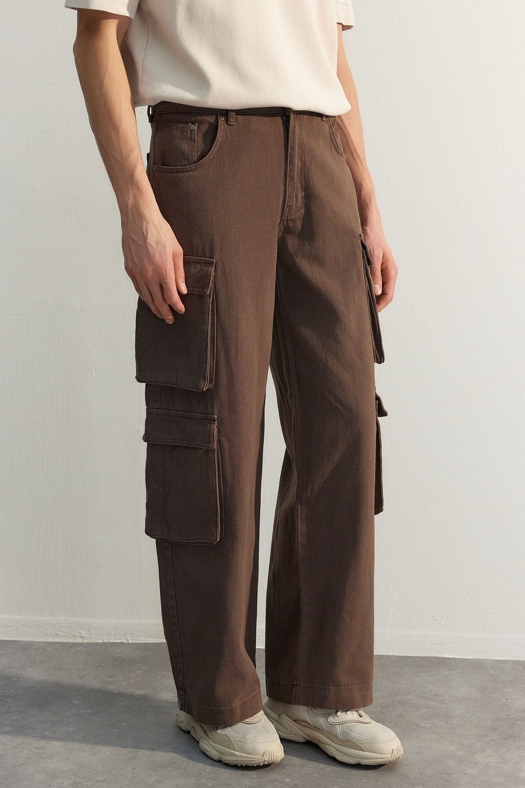 TRENDYOL MAN Limited Edition Kahverengi Premium Cepli Baggy Kargo Pantolon TMNSS23PL00036 - Trendyolmilla фото 9