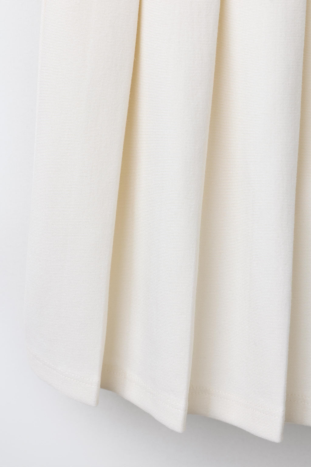 PLEATED SKIRT