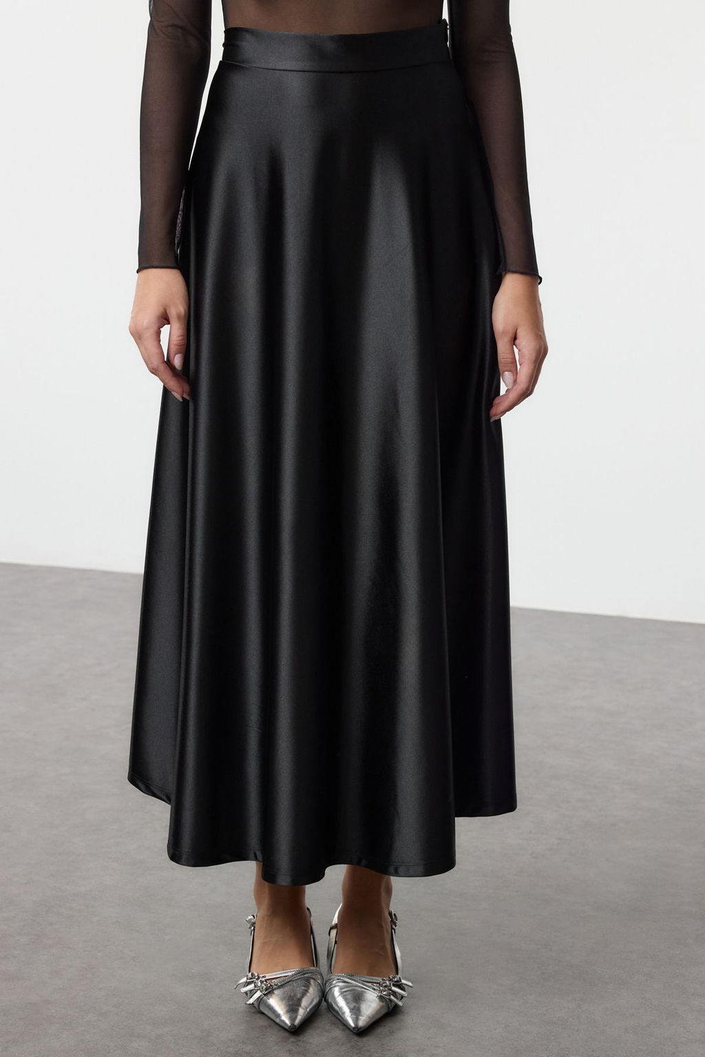 Siyah A Line/Can Form Maxi Saten Orme Etek TWOAW25ET00111