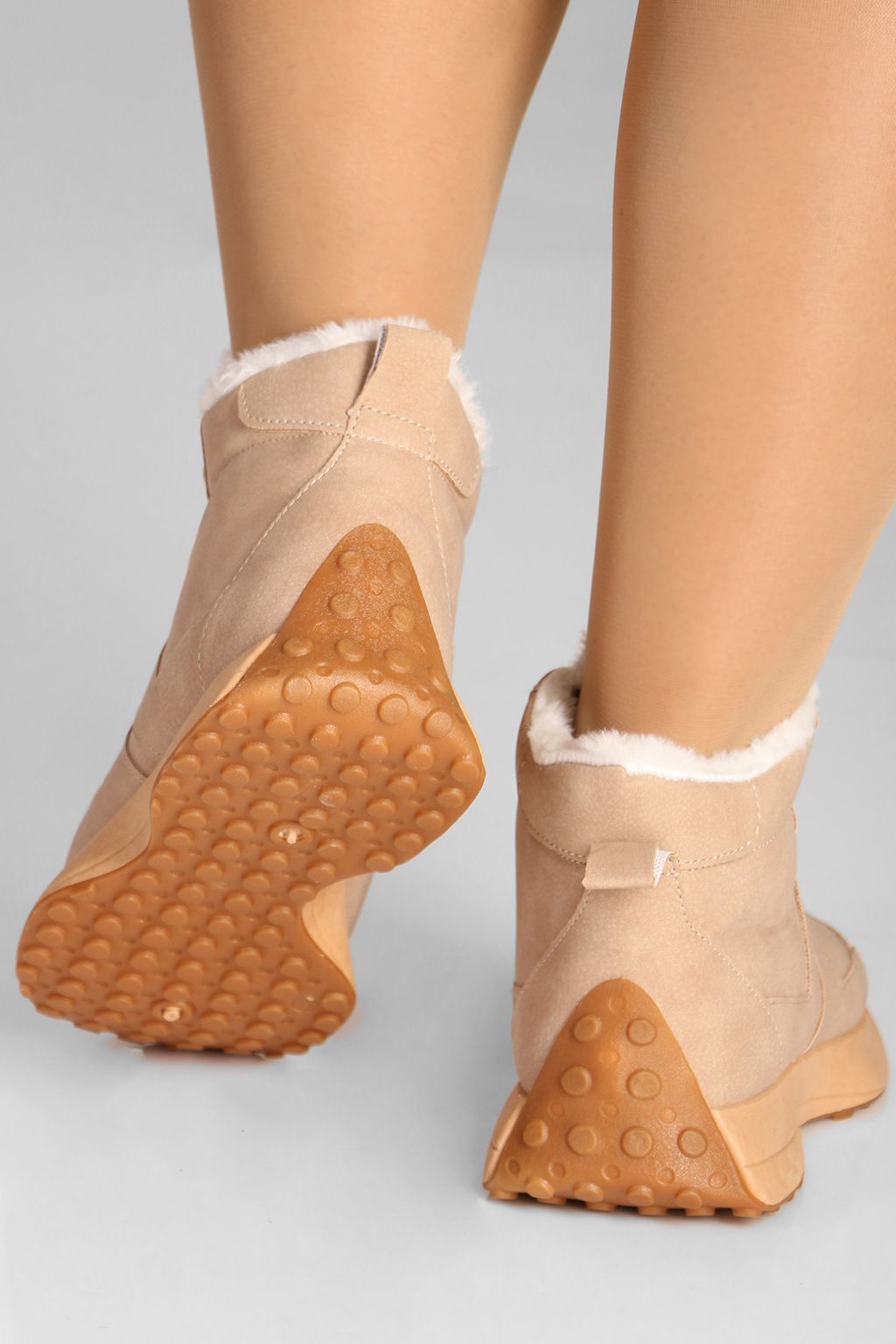 Кроссовки зимние бежевые женские