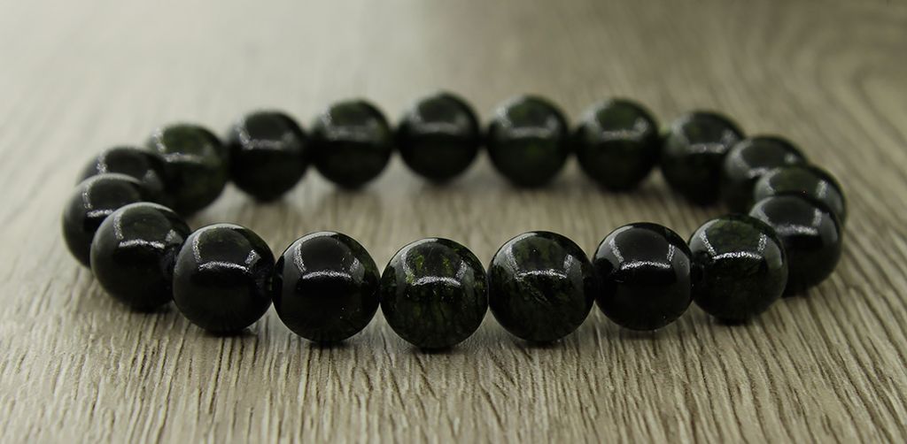 Змеевик зеленый (Серпентин) 10мм, браслет "Классика" длина 17см