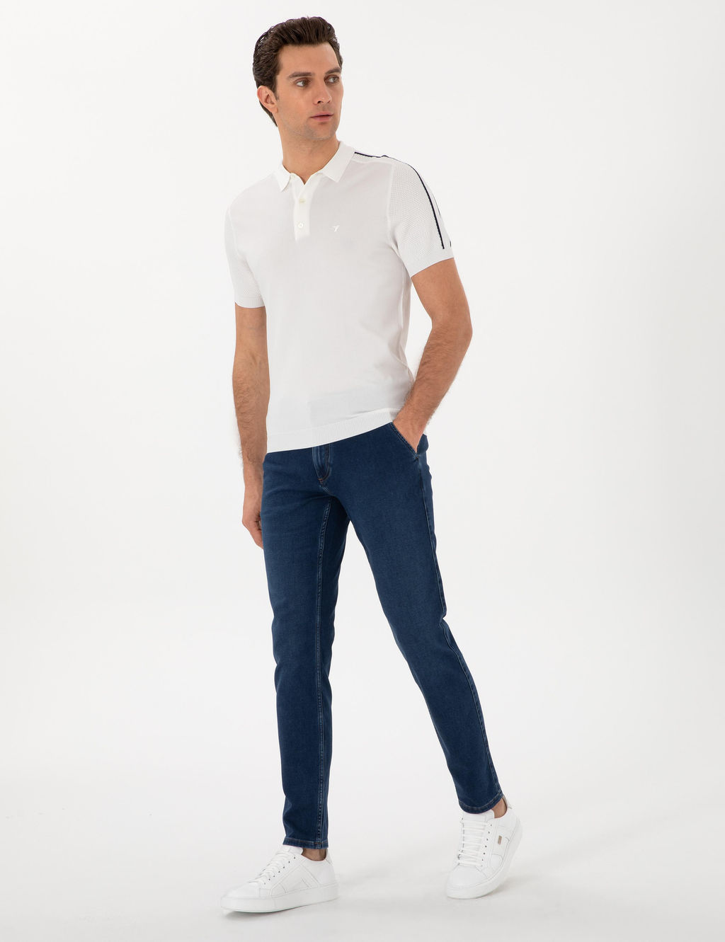 Beyaz Slim Fit Polo Yaka Triko T-shirt