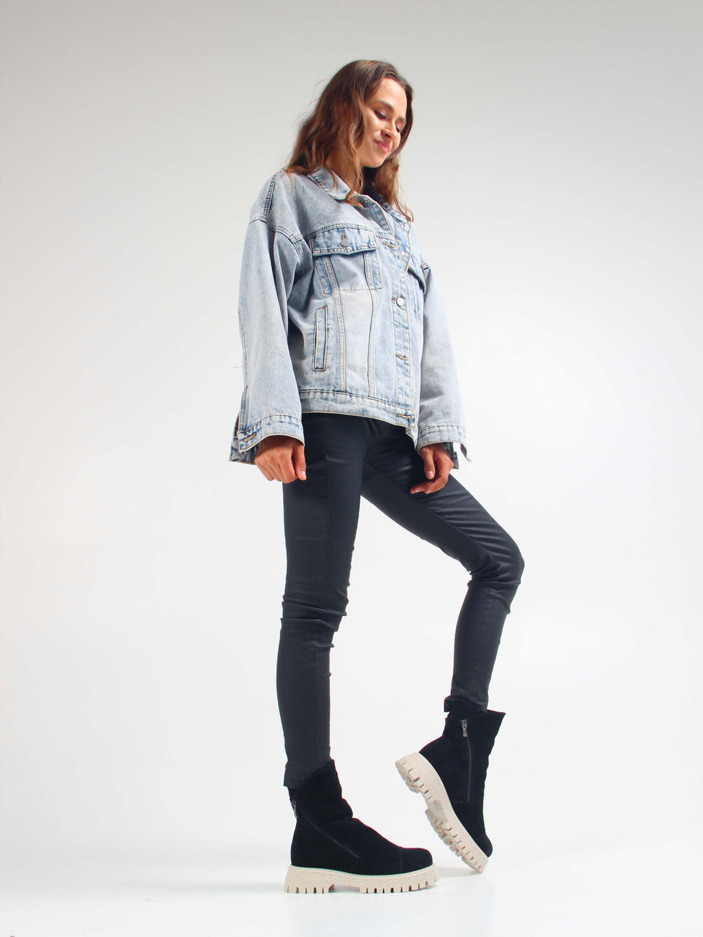 Ботинки 233.1541be. Черный замша/Байка