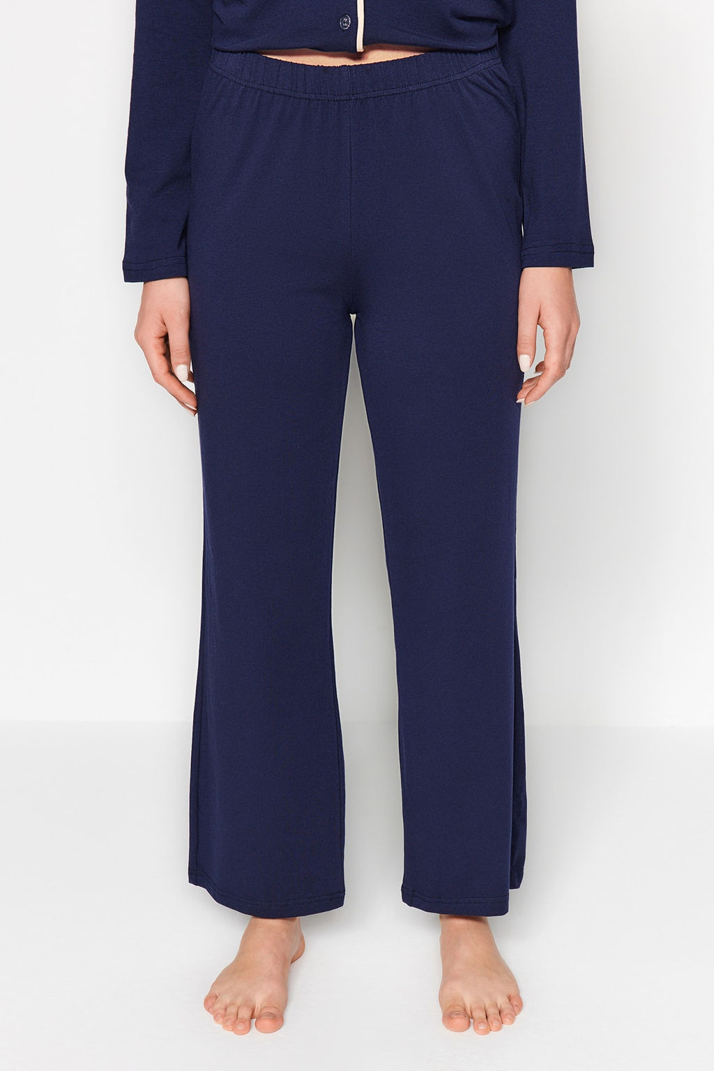 Trendyolmilla Koyu Ten Pamuklu Biye Detayl? Gomlek-Pantolon Orme Pijama Tak?m? THMAW24PT00025 фото 13
