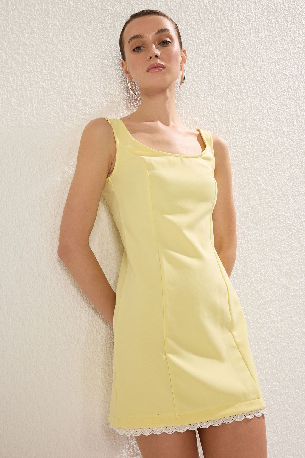 Tereyag Sar?s? A Kesim Dantel Detayl? Mini Dokuma Elbise TWOSS25EL00315 - Trendyolmilla фото 2