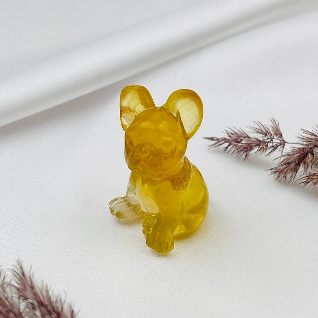 Фигурка резная "Французский бульдог" из Флюорита