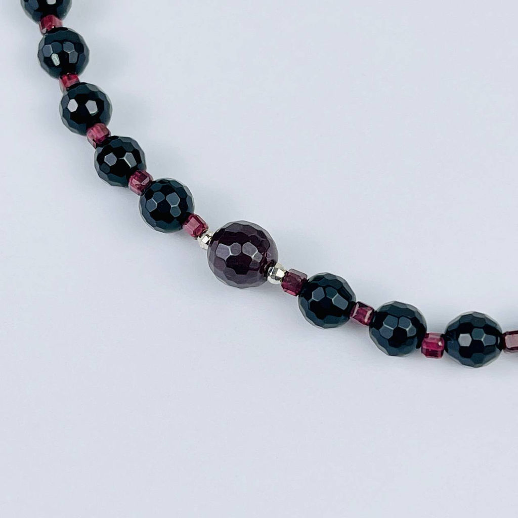 Колье из черного Агата и Граната - Радуга самоцветов фото 2