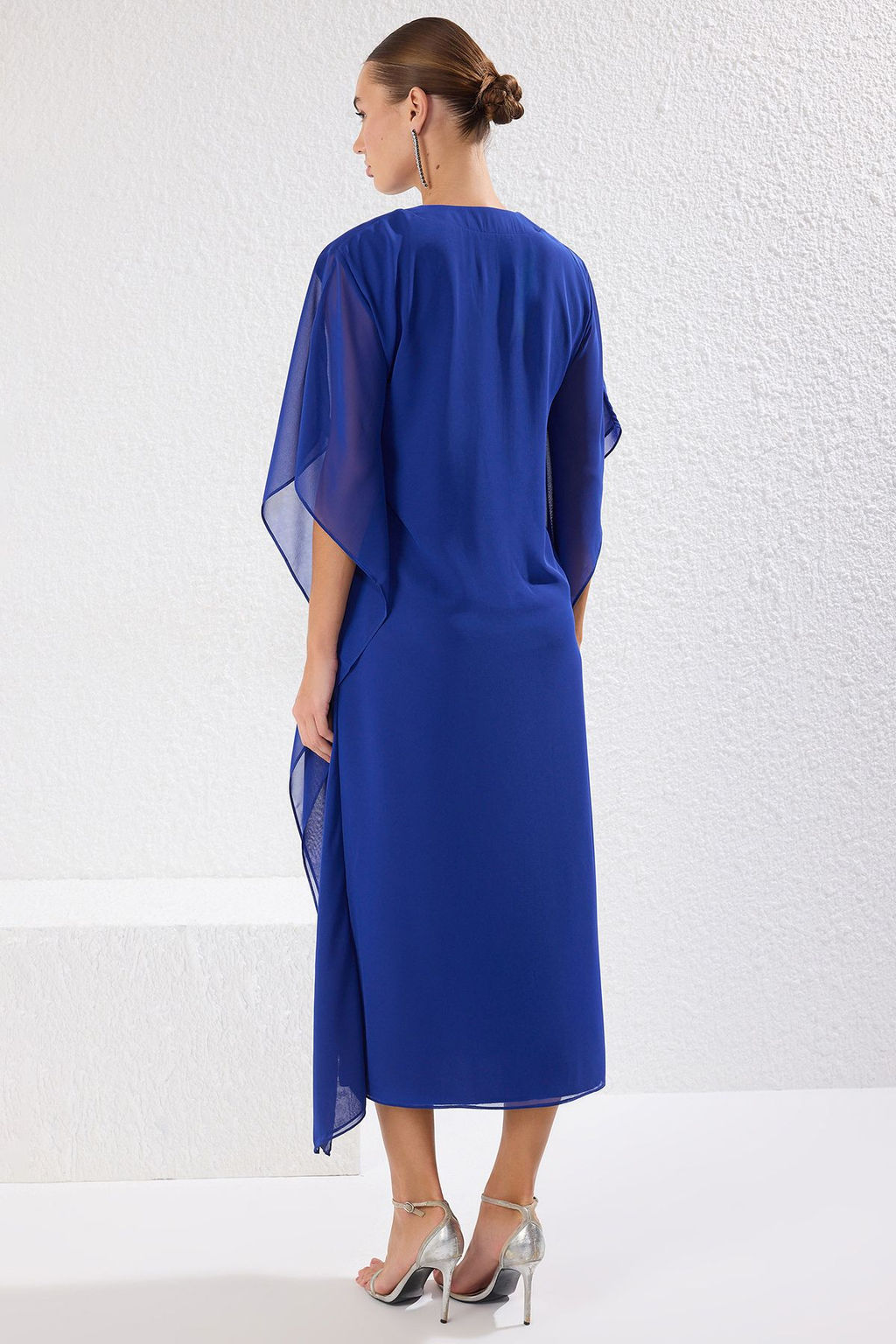 TRENDYOLMILLA Saks Payet Detayl? Par?lt?l? Sifon Dokuma Elbise TPRSS25EL00130  фото 4
