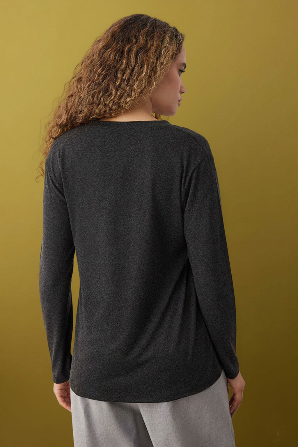 Siyah V Yaka Dokumlu Esnek Orme Bluz TWOAW26BZ00139