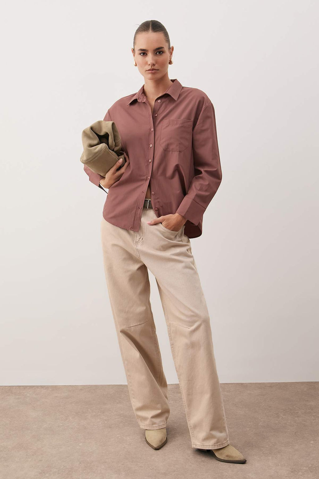 TRENDYOLMILLA Beyaz Tek Cepli Boyfriend/Genis Kal?p Pamuklu Dokuma Gomlek TWOAW20GO0115 фото 103