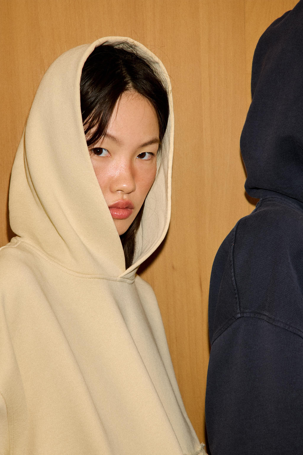 SUDADERA CAPUCHA EFECTO LAVADO / Amarillo - Zara фото 4