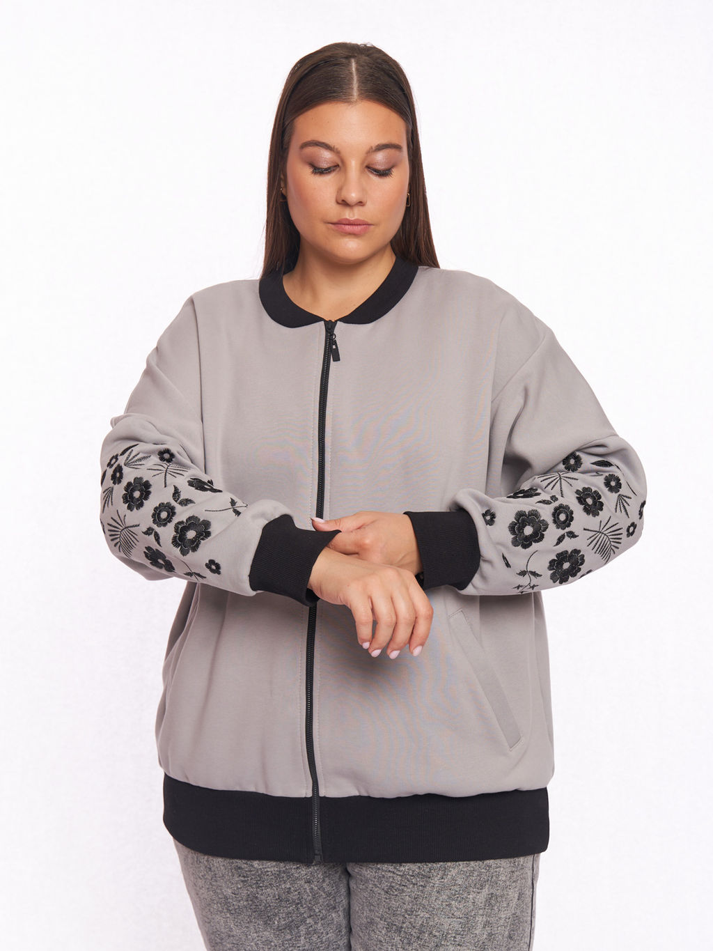 Бомбер с вышивкой GA02061GRY24 - Артесса фото 6