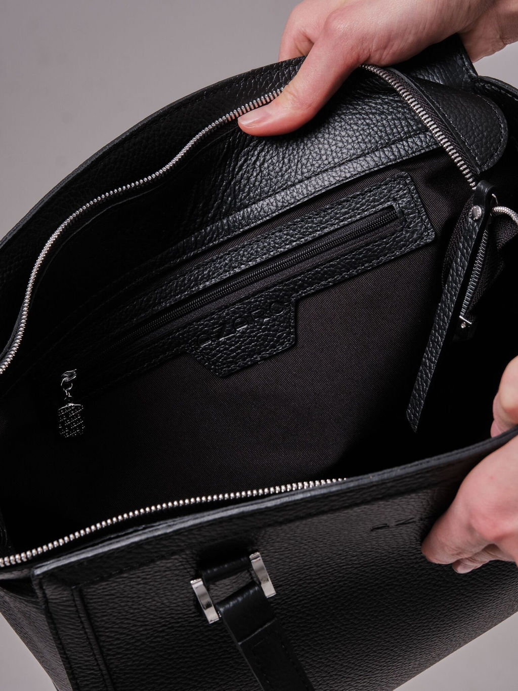 Сумка кожаная Azaro 30690 черный