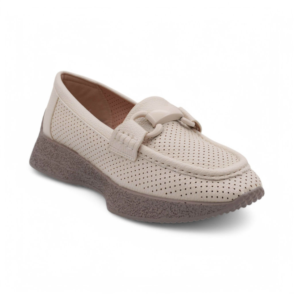 Лоферы женские F629-3 бежевые