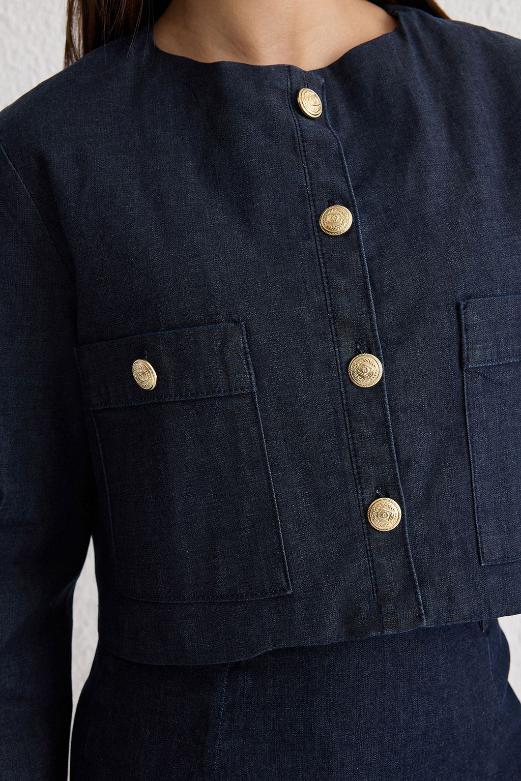 Lacivert Dugme Detayl? Crop Denim Ceket TWOSS25CE00011 - Trendyolmilla фото 4