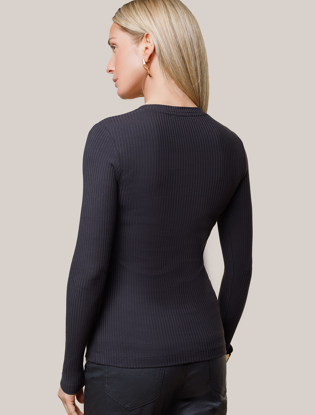 Джемпер из трикотажа в широкий рубчик VILATTE