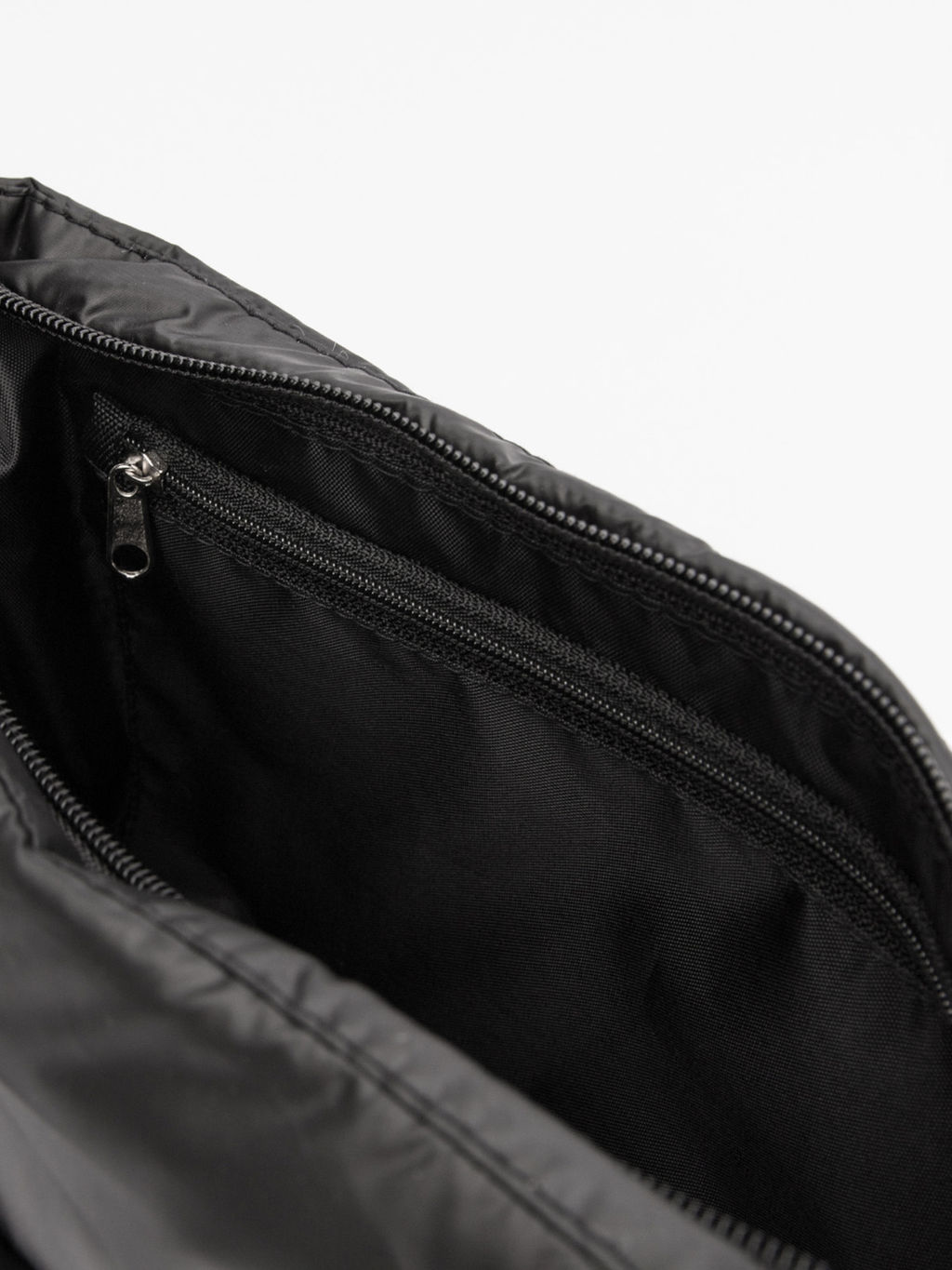 V67 502 01 Сумка женская