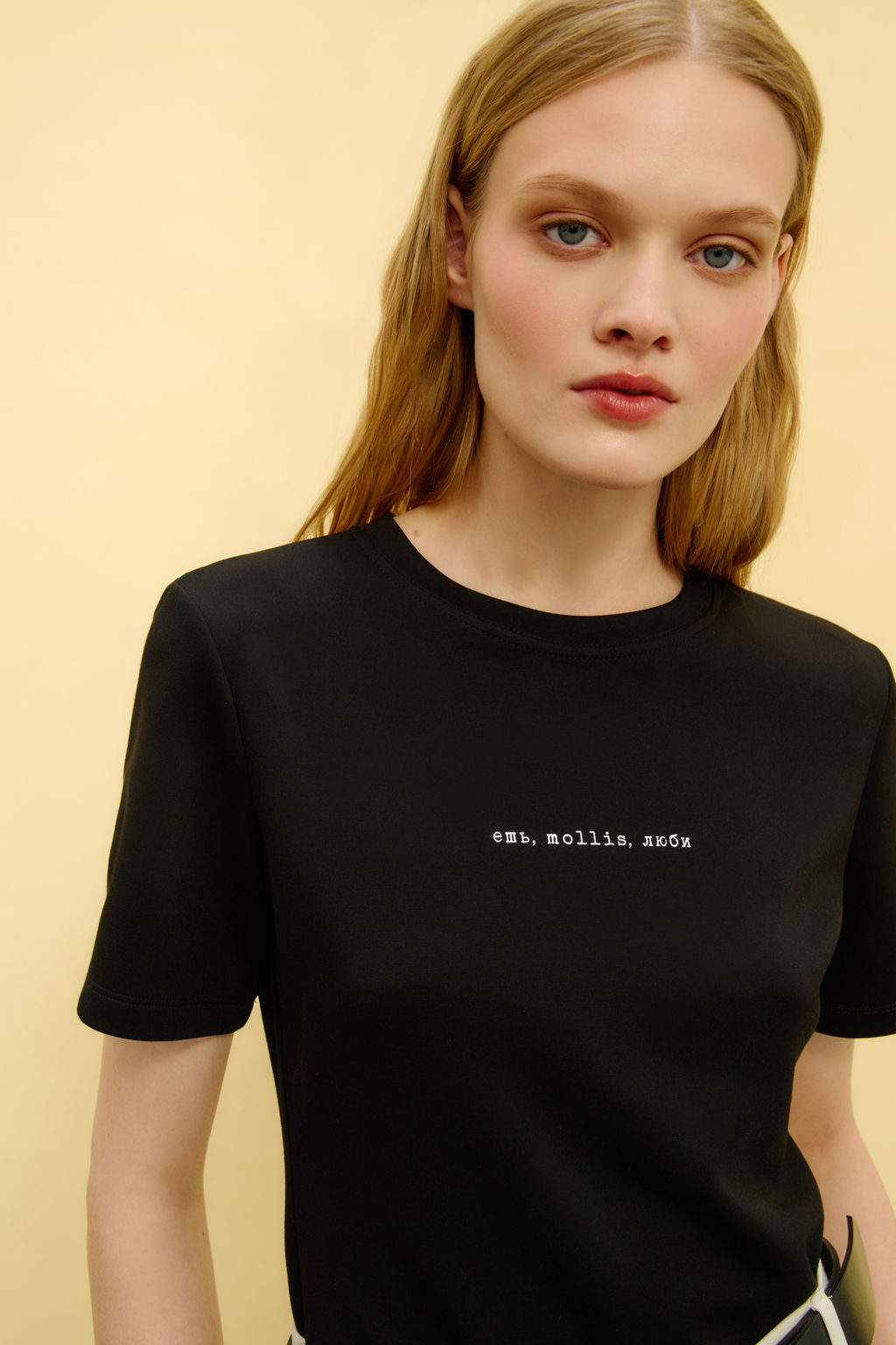 Футболка с принтом ешь, mollis, люби  фото 10