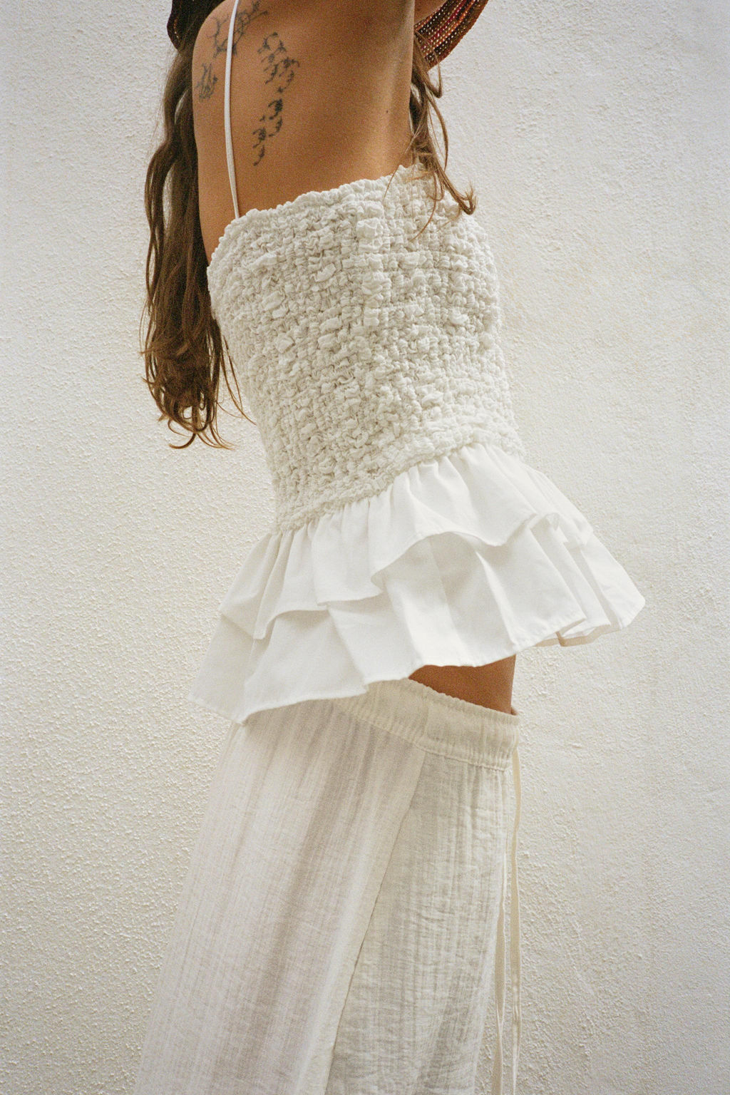 TOP NIDO DE ABEJA PEPLUM / Blanco