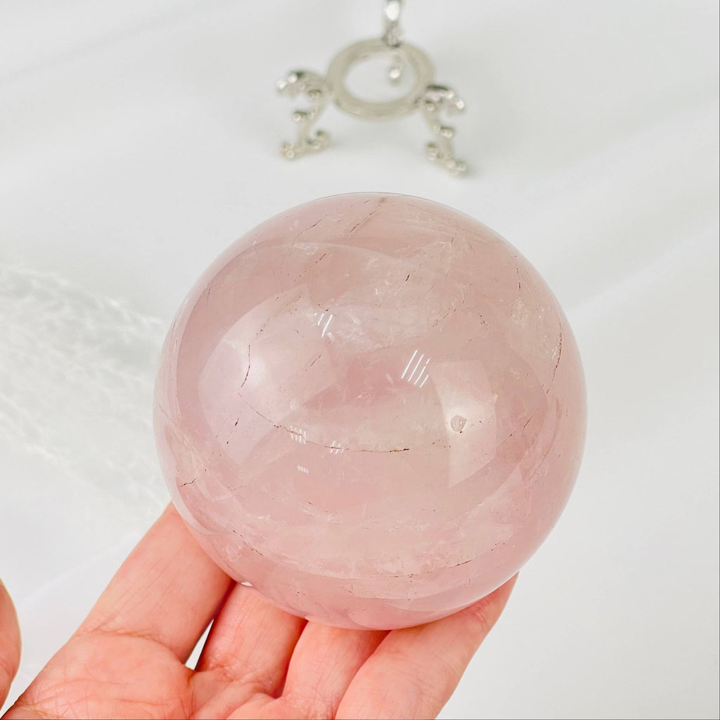 Шар из мадагаскарского Розового кварца - Радуга самоцветов фото 2