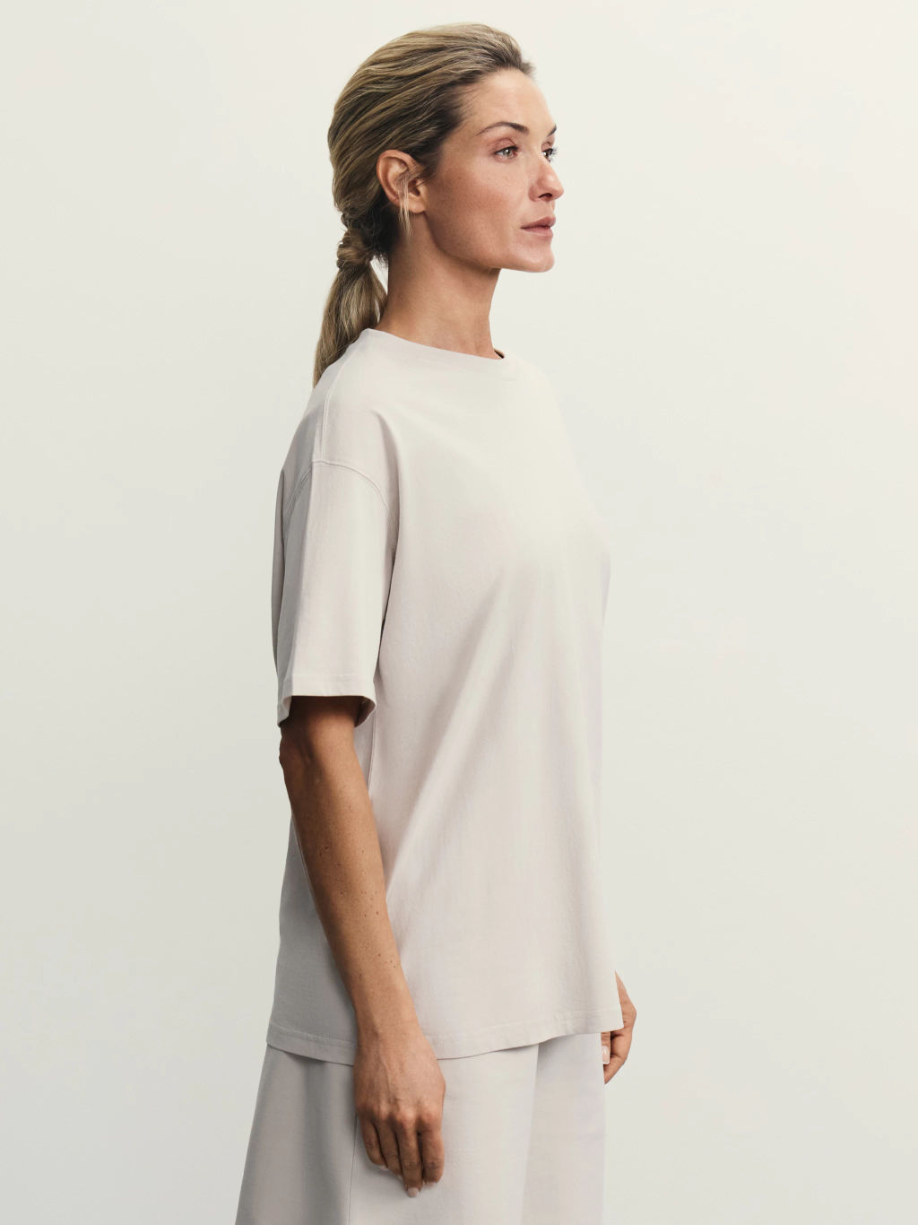 Базовая футболка оверсайз из хлопка / Zarina  фото 4