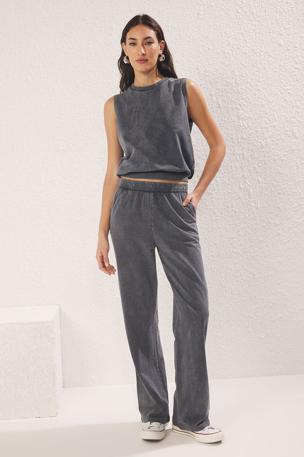 TRENDYOLMILLA Antrasit Y?kamal? Wideleg/Genis Paca Pantolon TWOSS25PL00046