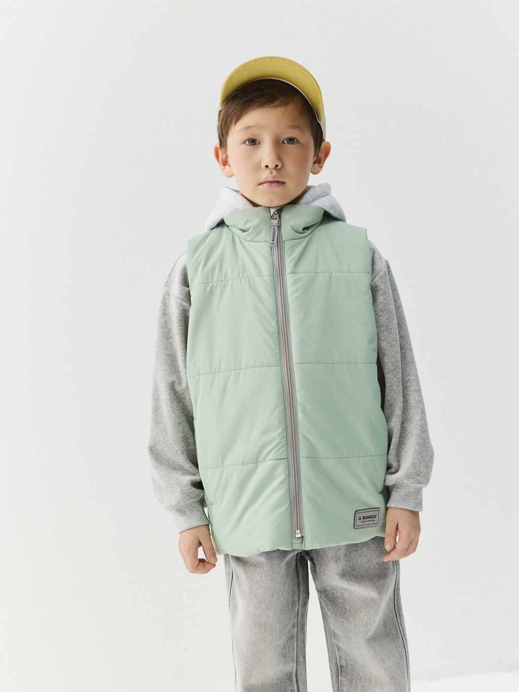 Жилет на молнии с капюшоном "Ментол"