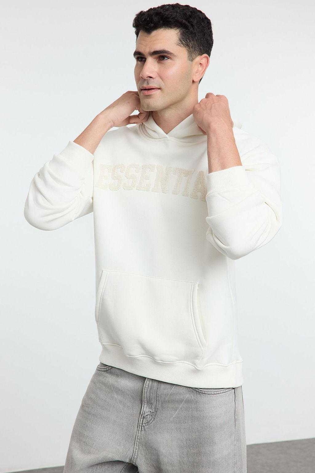 TRENDYOL MAN Antrasit Oversize/Genis Kesim Yaz? Nak?sl? Ici Polar/S?cak Tutan Kapusonlu Sweatshirt TMNAW25SW00180 - Trendyolmilla фото 14