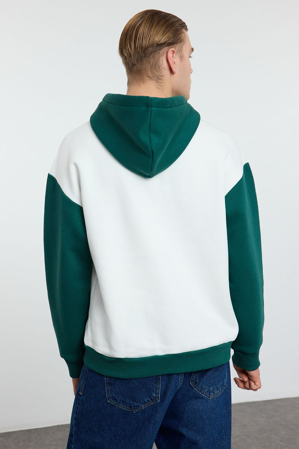 TRENDYOL MAN Ekru Oversize/Genis Kesim Renk Bloklu Sehir Nak?sl? Ici Polar Kapusonlu Sweatshirt TMNAW25SW00028 - Trendyolmilla фото 5