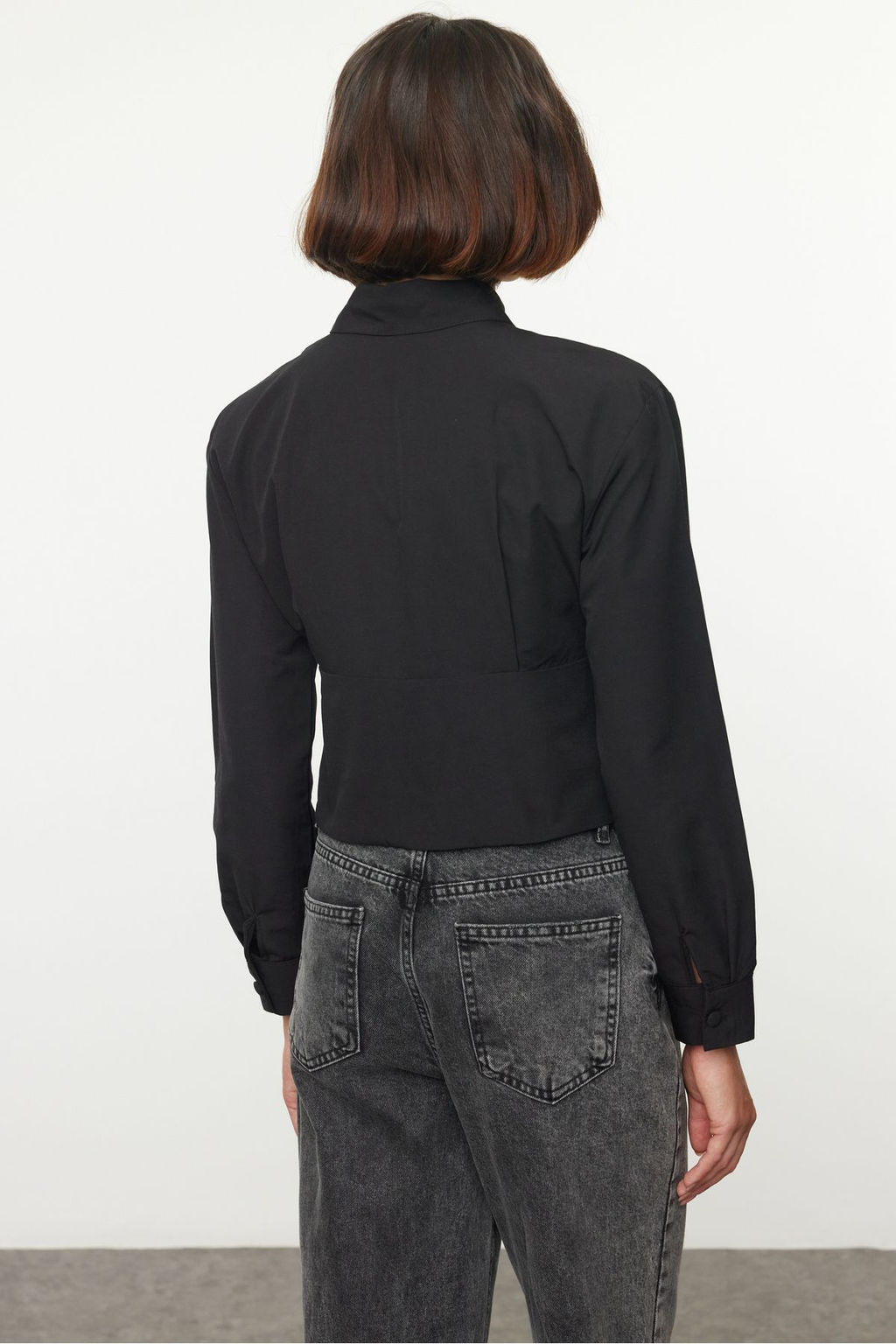 TRENDYOLMILLA Beyaz Bele Oturan Fitted Kal?p Dokuma Gomlek TWOAW25GO00075 фото 5