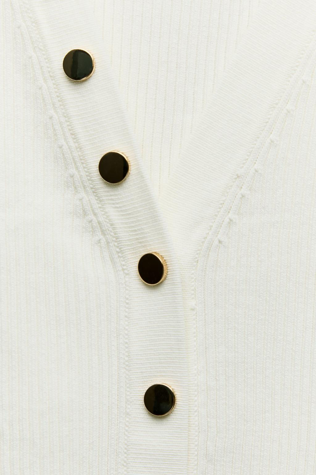 PLAIN KNIT TOP WITH GOLDEN BUTTONS - Zara фото 6