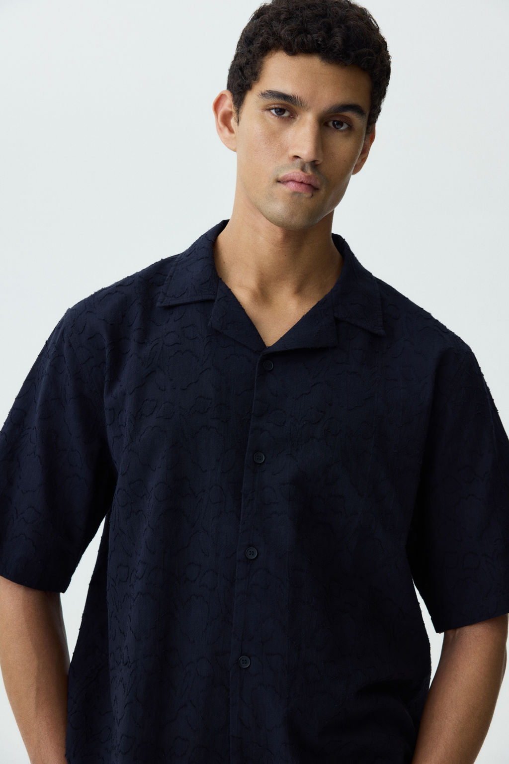 Camisa resort con textura Relaxed Fit - H&m фото 5