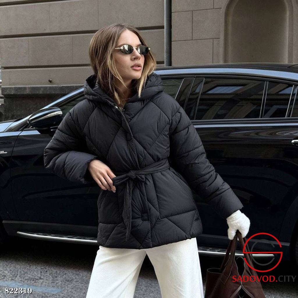 Куртка зимняя с капюшоном и поясом