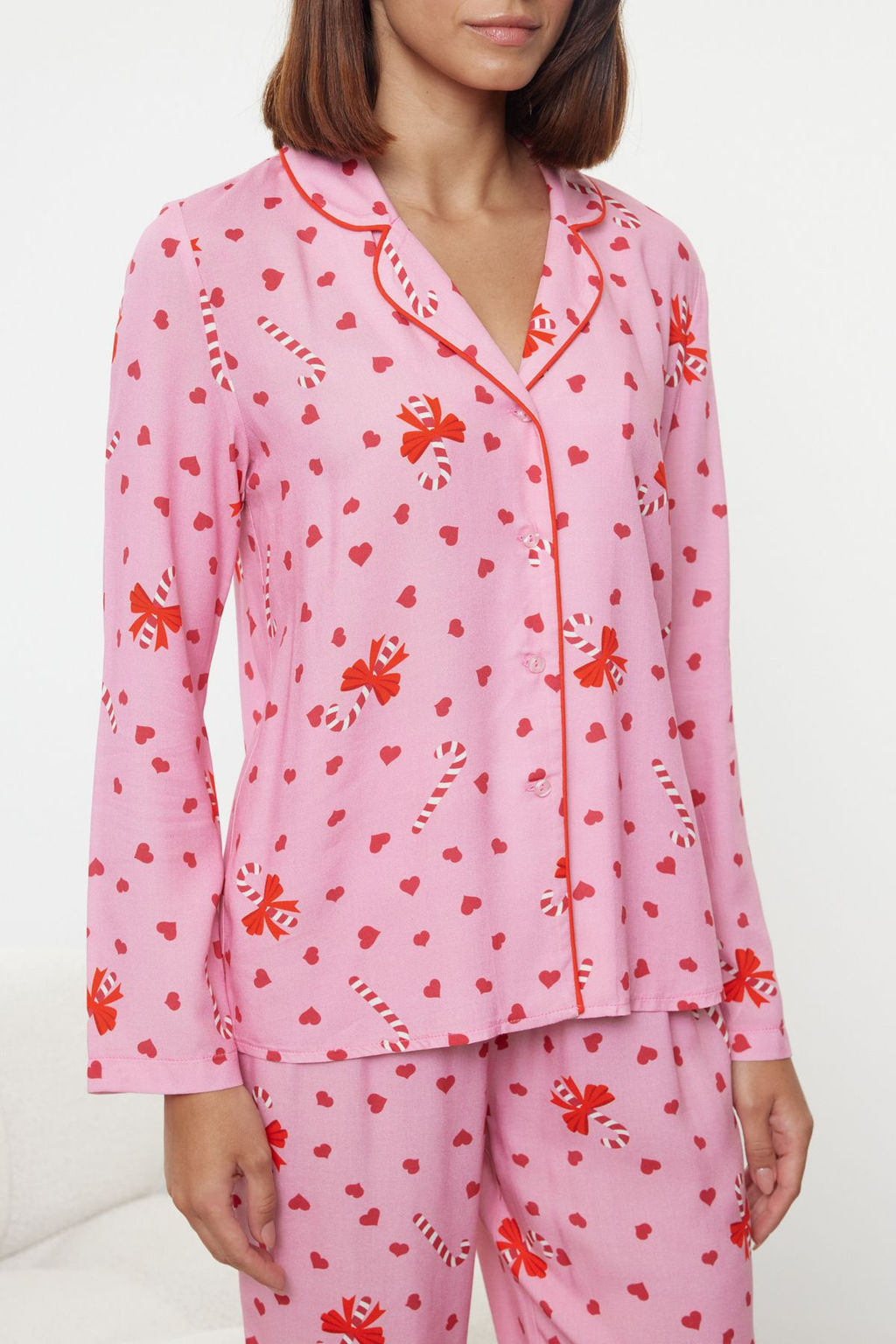 Pembe-Cok Renkli Kalpli Y?lbas? Temal? Biye Detayl? Viskon Dokuma Pijama Tak?m? THMAW25PT00135 - Trendyolmilla фото 5