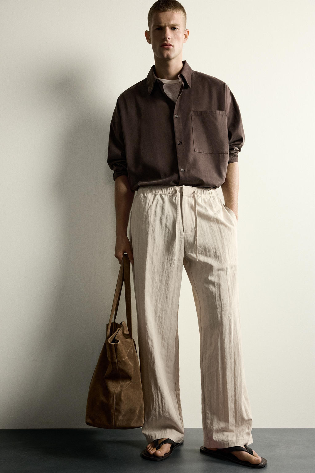 PANTAL?N T?CNICO RELAXED FIT EFECTO ARRUGADO / Beige - Zara фото 5