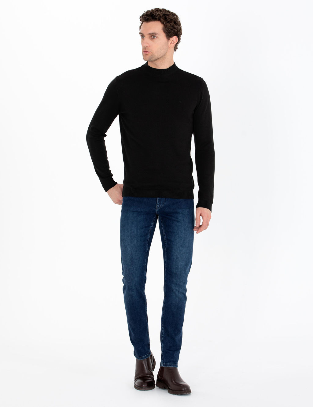 Черный базовый трикотажный свитер стандартного кроя с четверть-черепаховым воротником - Cacharel фото 4