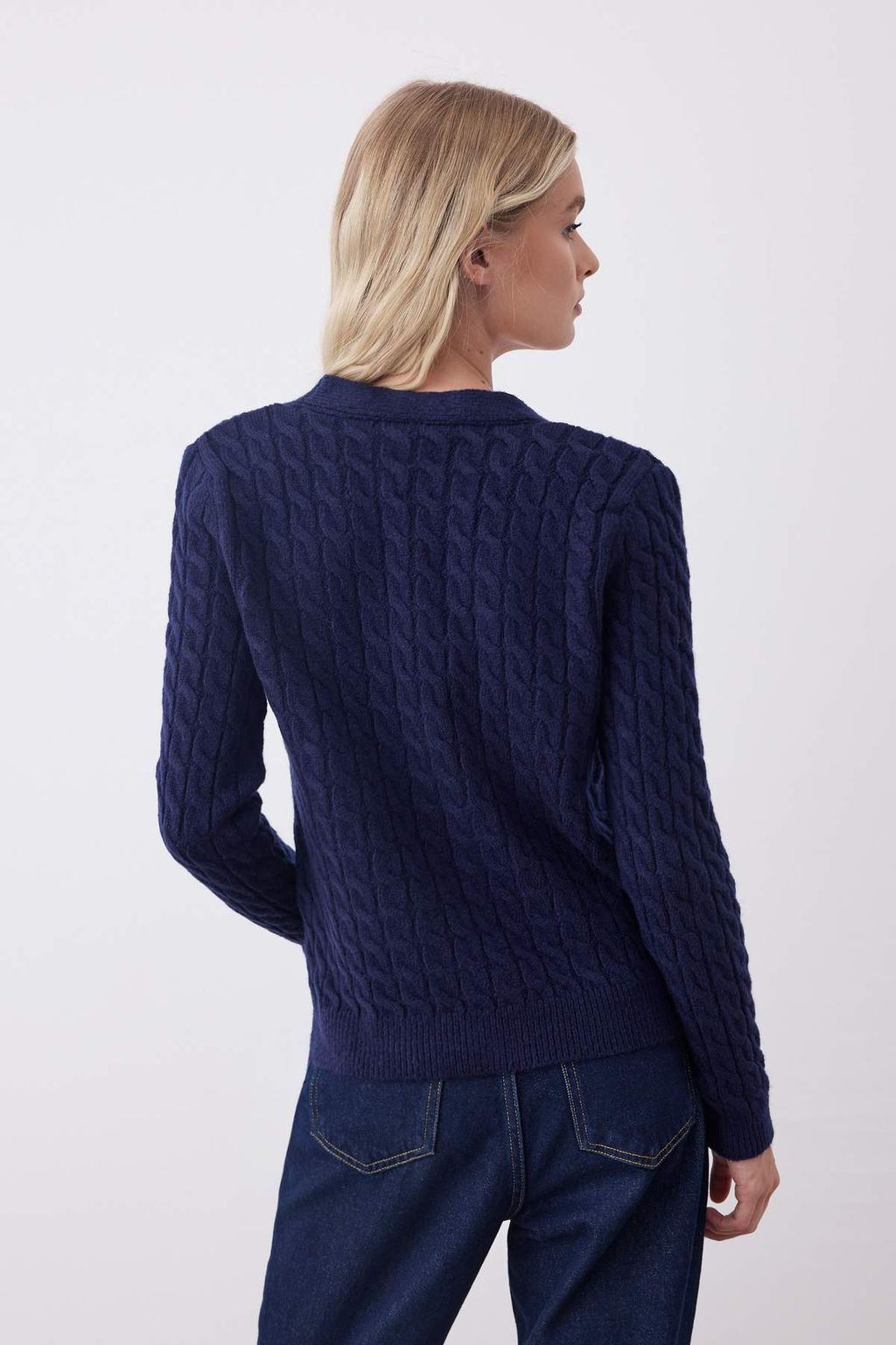 Gri Dugme Detayl? Yumusak Dokulu V Yaka Sac Orgu H?rka TWOAW26HI00014 - Trendyolmilla фото 8