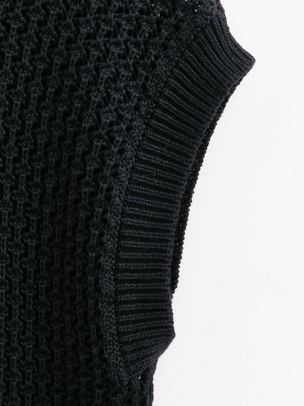 CONTE LDK2458 Жилет женский black - Conte elegant фото 8