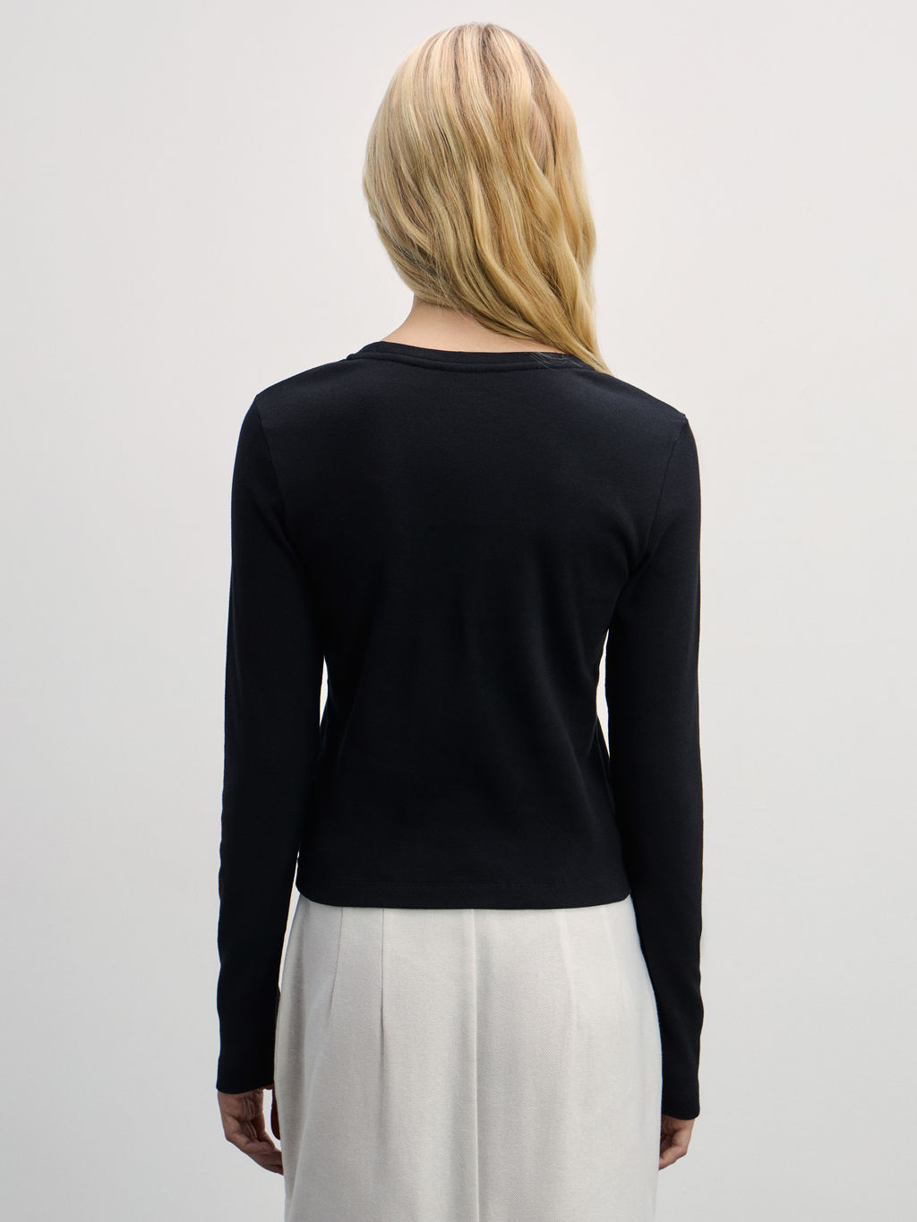 Базовый укороченный лонгслив из хлопка / Zarina фото 5