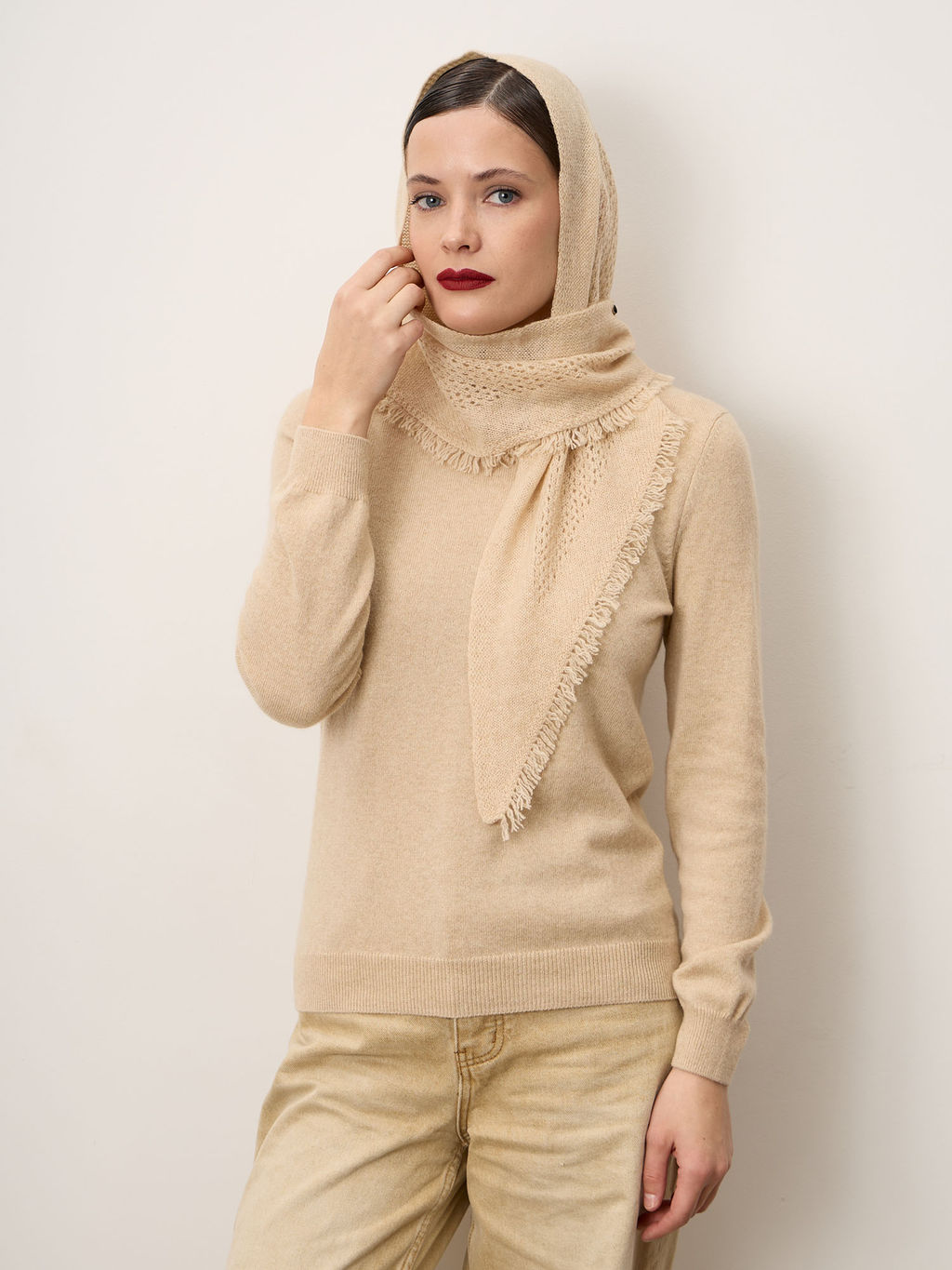 Косынка из кашемира 16-24-215-0C бежевая