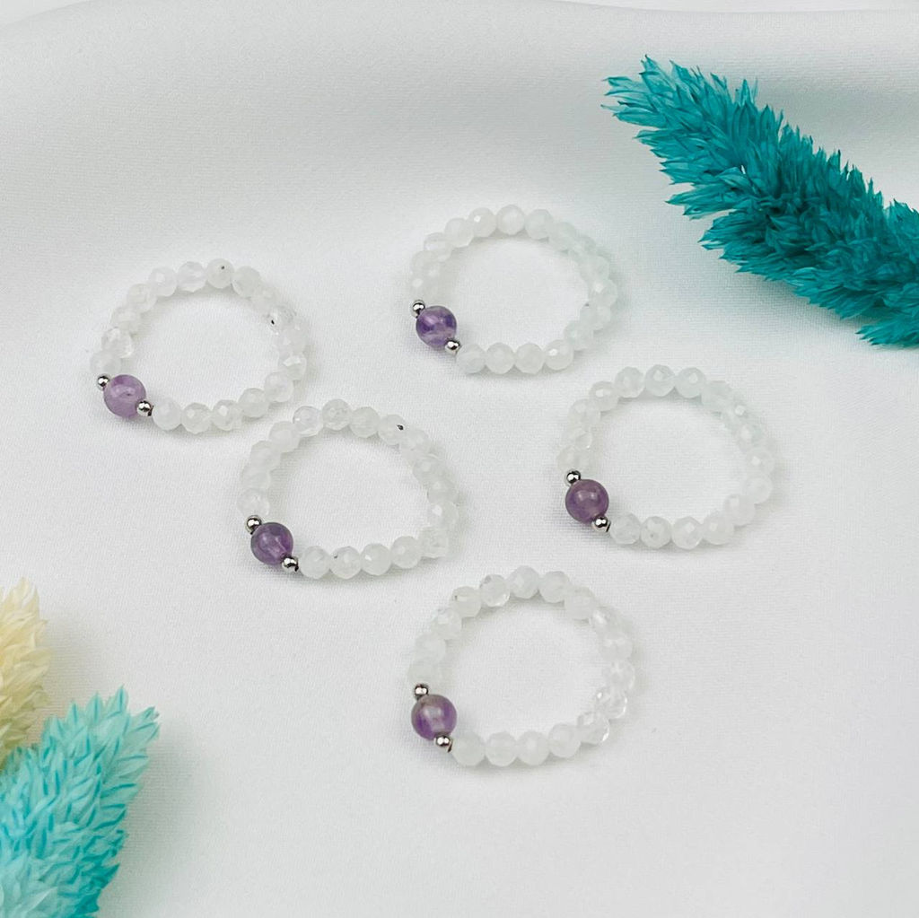 Кольцо на резинке из Лунного камня и Аметиста 15 р.