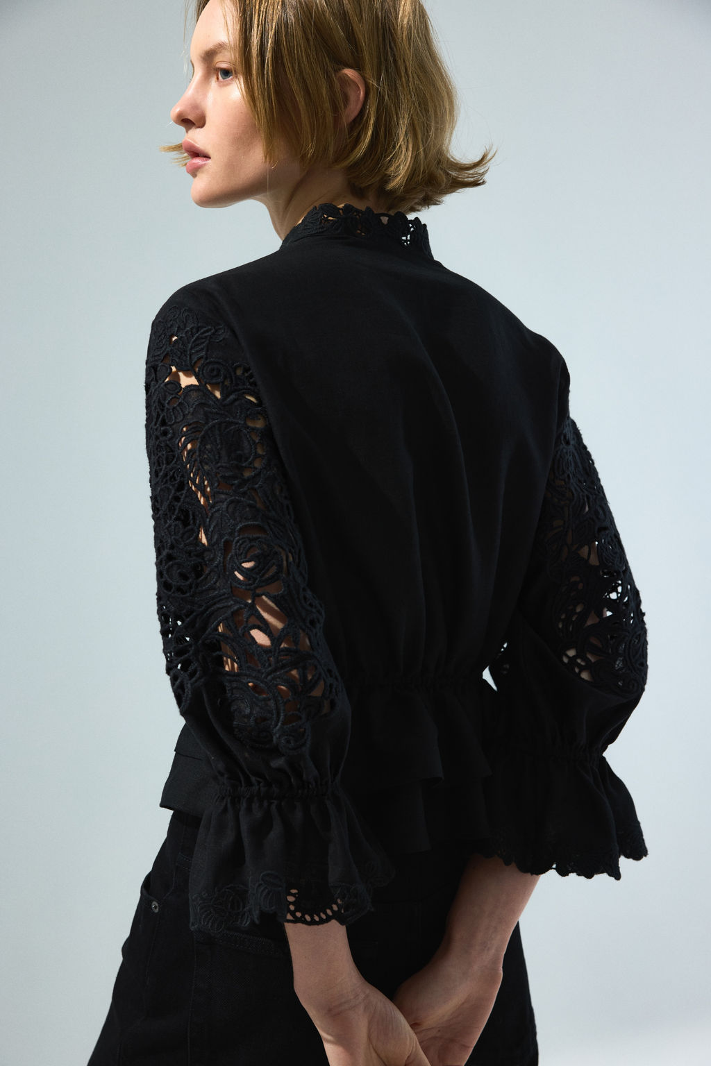 Blusa en mezcla de lino con bordado ingl?s - H&m фото 2