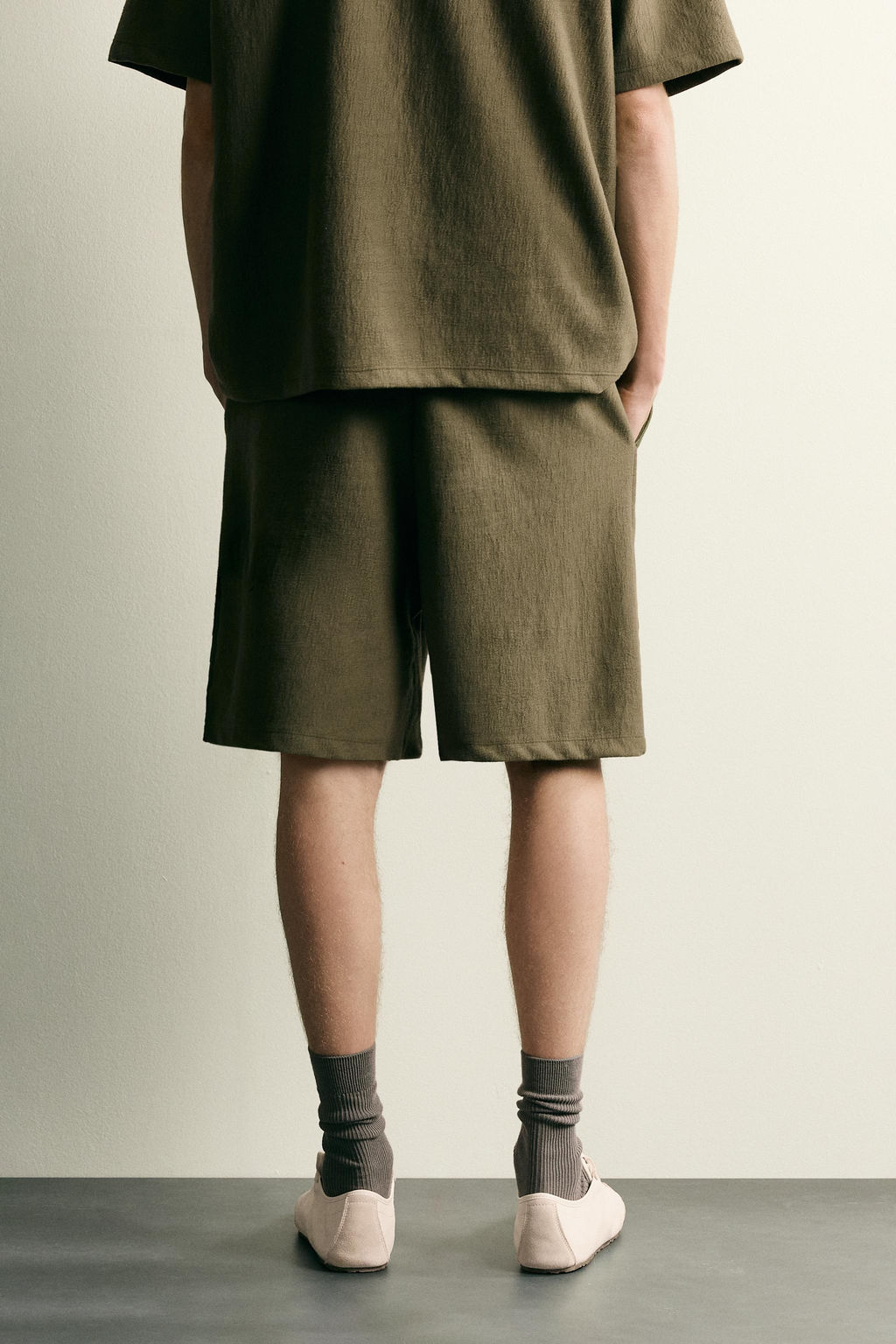 BERMUDA JOGGER ESTRUCTURA / Khaki - Zara фото 3