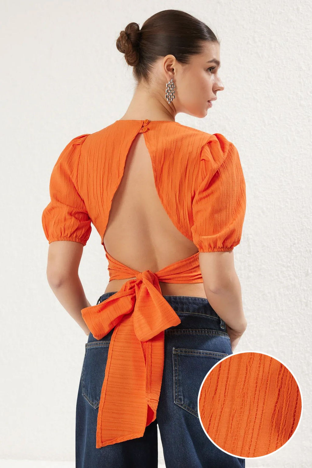 Turuncu Arkadan Dekolteli Ve Baglama Detayl? Crop Dokuma Bluz TWOSS25BZ00239 - Trendyolmilla фото 2