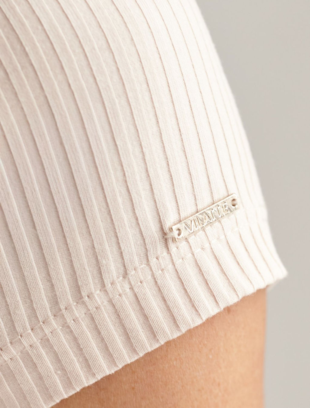 D49.104 Футболка женская овсяный