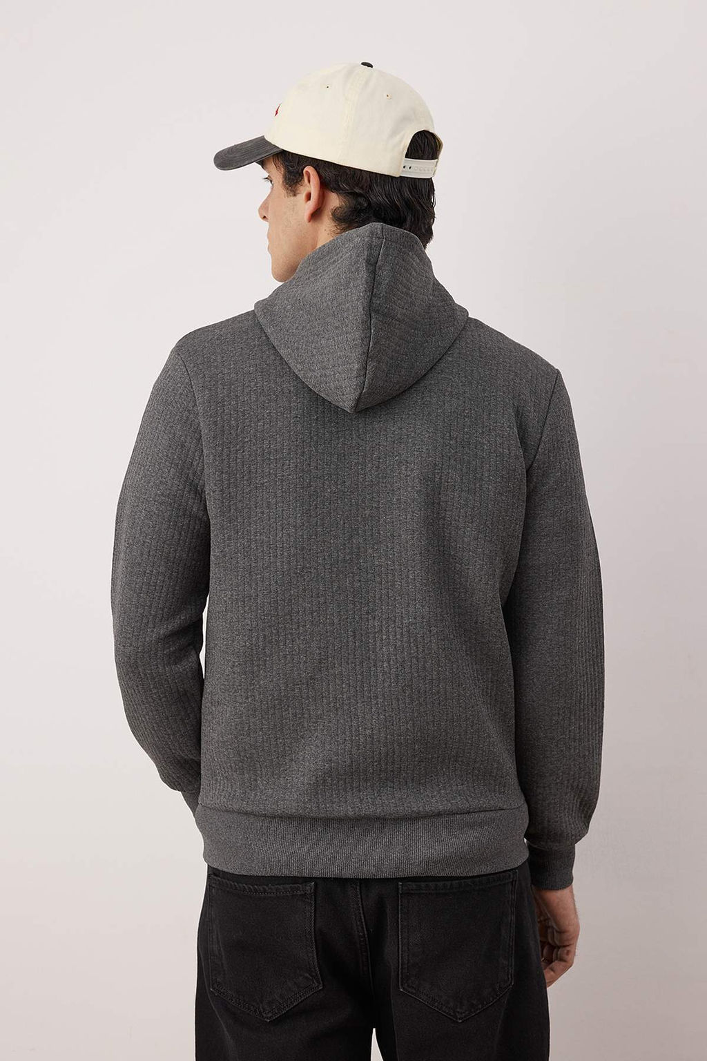 Siyah Regular/Normal Kesim Dokulu Kapusonlu Sweatshirt TMNAW26SW00061 - Trendyolmilla фото 11