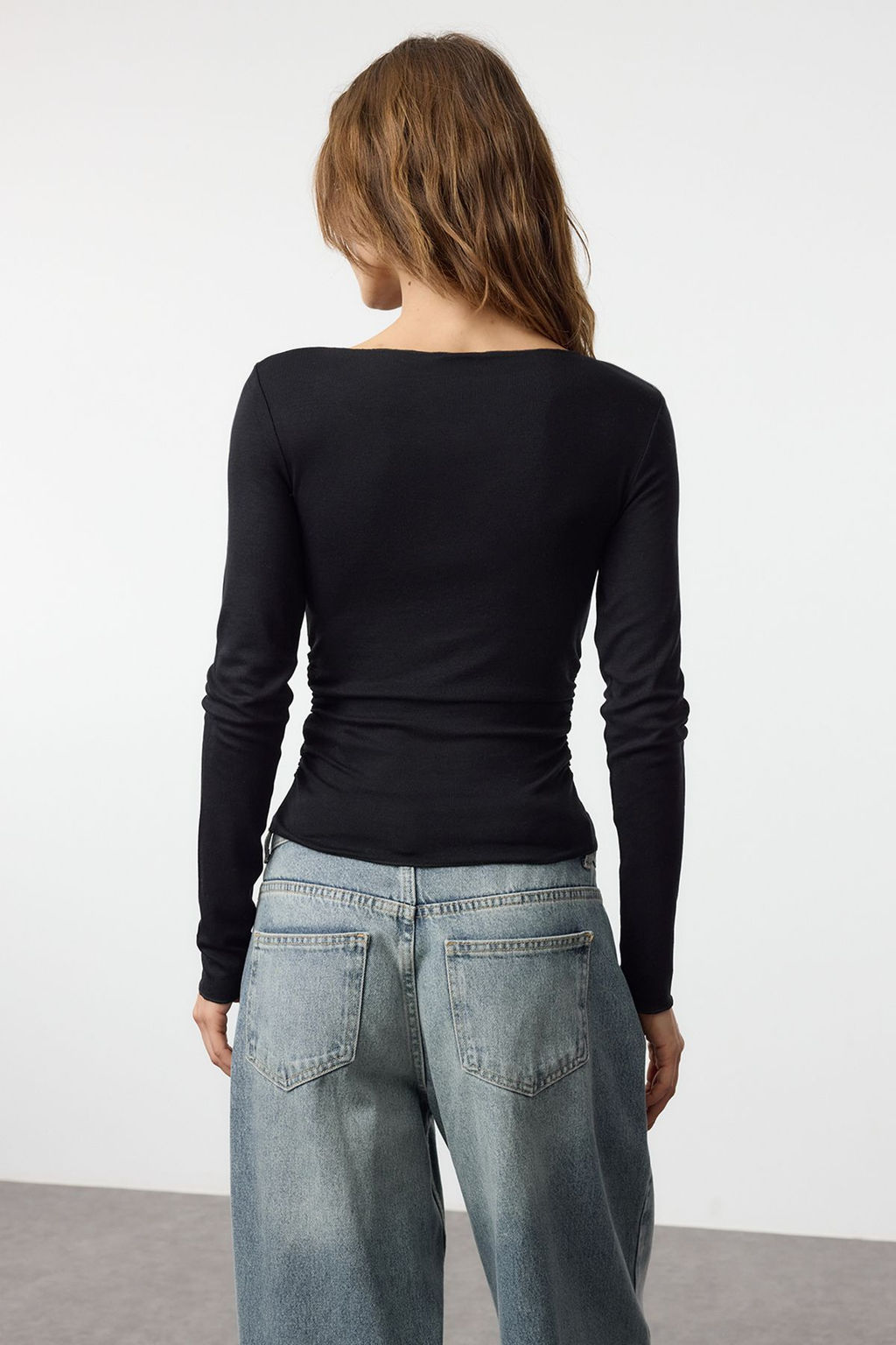 Siyah Viskon/Yumusak Kumasl? Fitted Buzgu/Drape Detayl? Kay?k Yaka Esnek Orme Bluz TWOAW25BZ00225