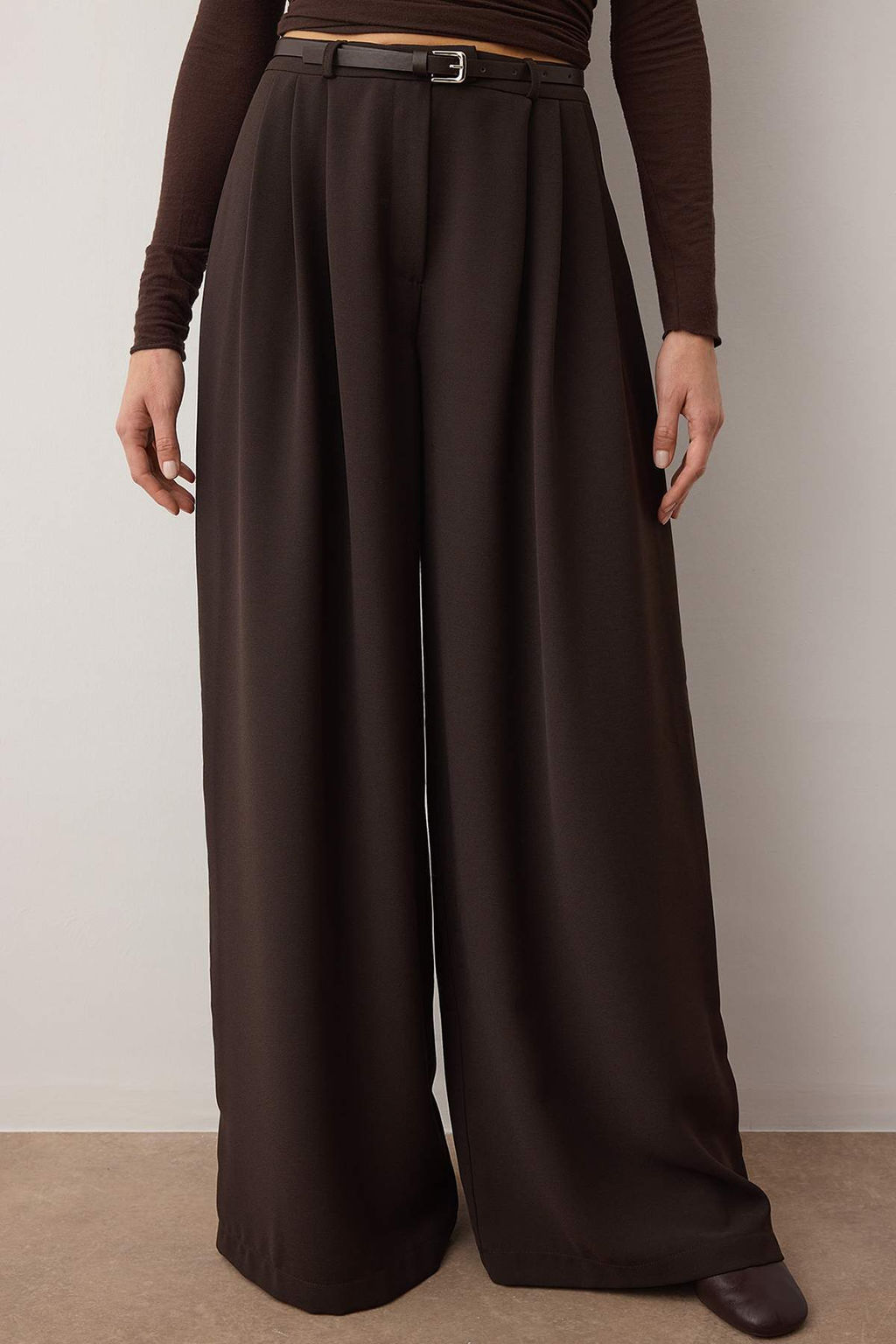 Kahverengi Kemerli Pilili Wide Leg/Extra Genis Paca Dokuma Pantolon TWOAW25PL00032