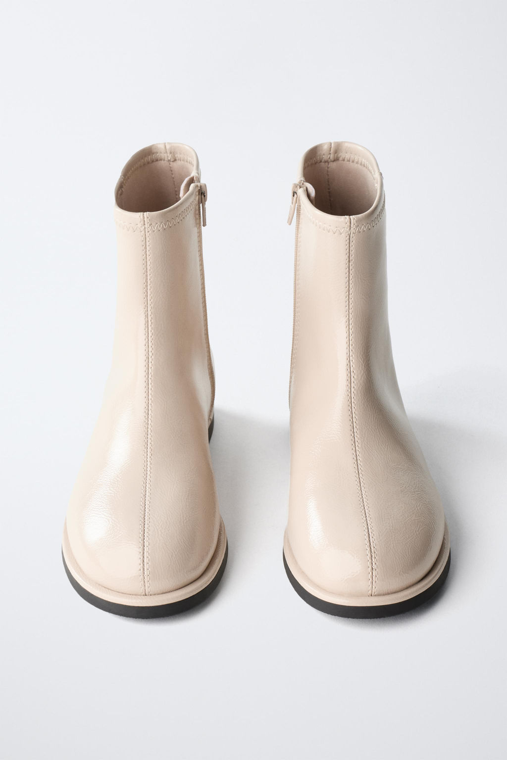 ECRU PATENT-FINISH ANKLE BOOTS - Zara фото 4