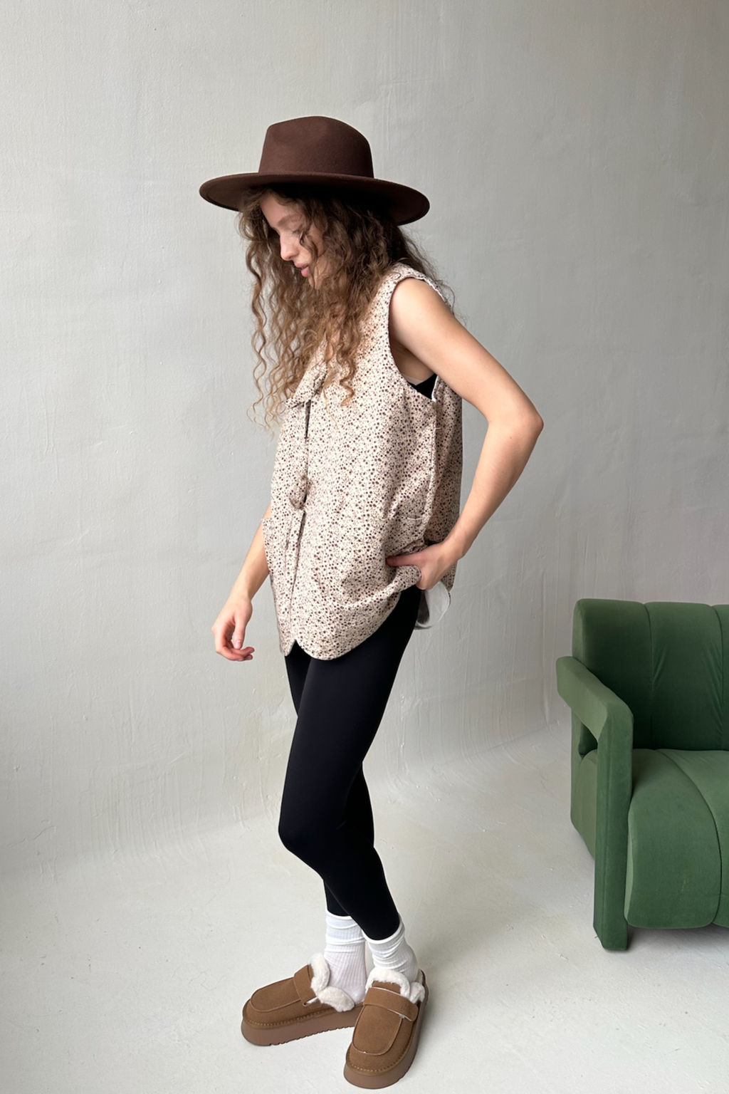 Жилет стеганый HOME109/02/Бежевый, коричневый